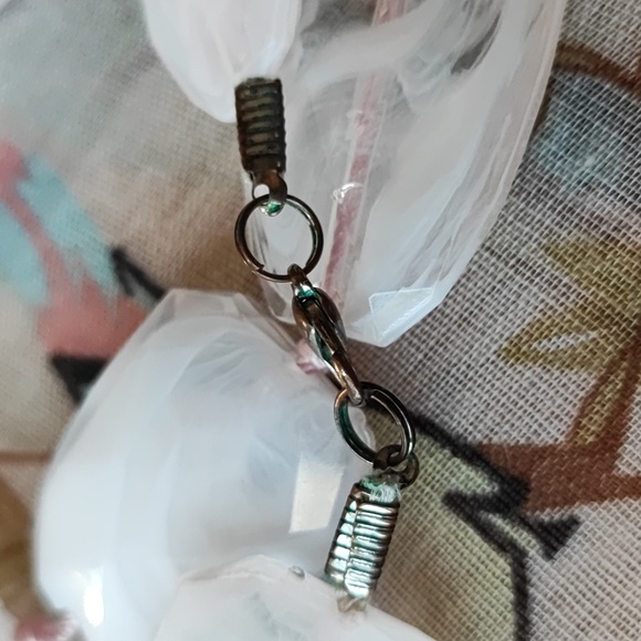 Long Vintage Faceted Swirled White Lucite Chunky Necklace Pink Knotted Cord EUC - Picture 12 of 16